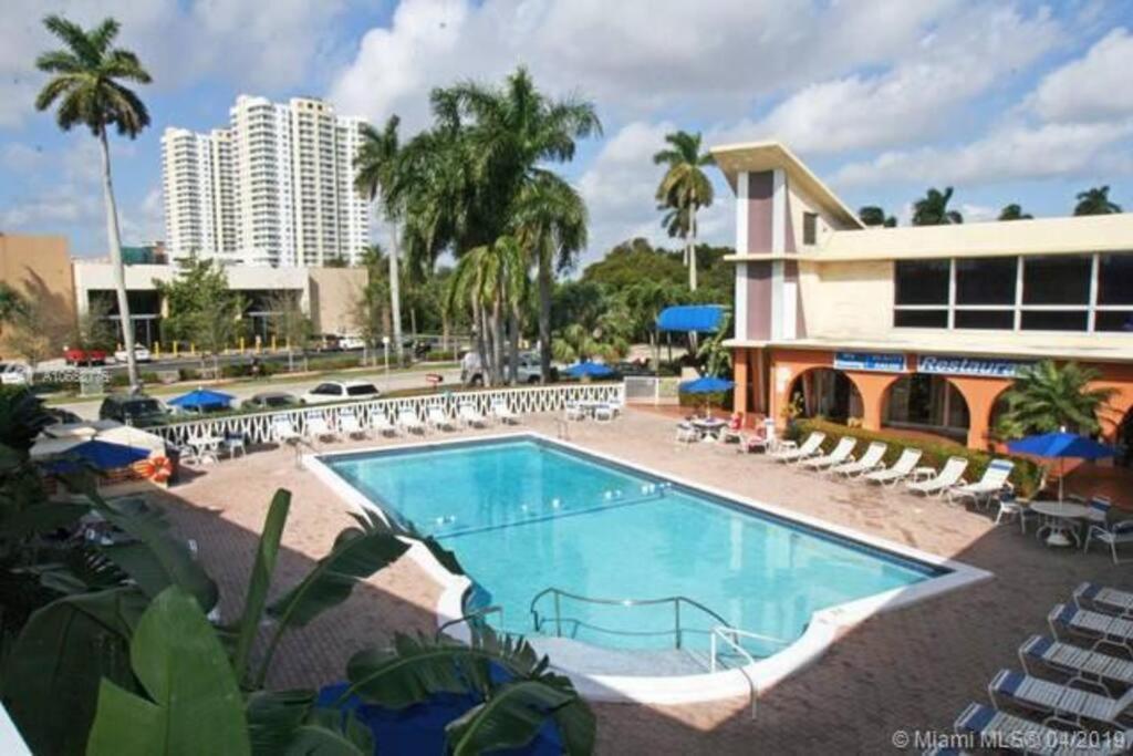 Cozy Affordable Studio Close To The Beach Apartment Hallandale Beach Exterior photo